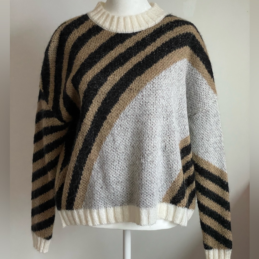 NWT Niccoli black and Tan Striped Sweater Size Medium